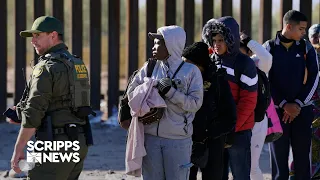 Arizona's Lukeville border crossing closes due to influx of migrant crossings