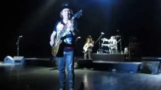 Slade - Cum On Feel the Noize (19.11.2013, Crocus City Hall, Moscow, Russia)