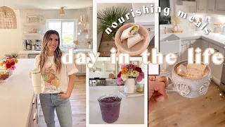 DAY IN THE LIFE | what i eat in a day, grocery haul, at home workout, healthy dinner recipe!