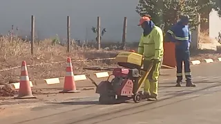 Cortando o asfalto veja o que aconteceu!