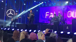 Fall Out Boy (Jimmy Kimmel Live) Uma Thurman