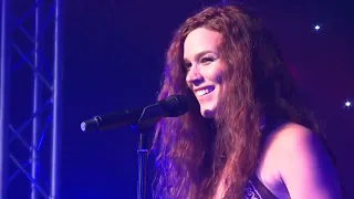 Joss Stone sings "It's a Man's World" at Global Angel Awards 2011