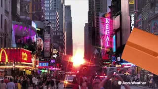 What is 'Manhattanhenge' and how can you see it?