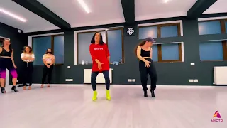 Heels Collab | Cosmina & Ana | Beyonce - Run The World (Girls)