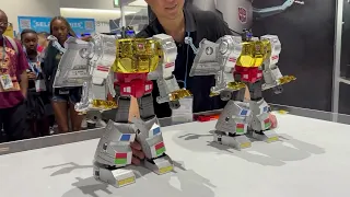 SDCC 2023 - Transformers GRIMLOCK Auto-Converting Robot from Hasbro Pulse and Robosen