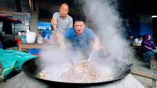 Explore the culture and cuisine of Si Ma Cai and Bac Ha market - Local pork, black chicken, offal,..