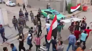 اقتحام مقر حزب الدعوة واسقاط صورة المالكي للارض  الديوانية