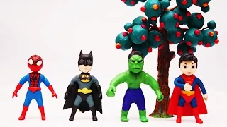 Homem-Aranha, Batman, Super-Homem e Hulk brincam de esconde-esconde e dançam! | Vídeos divertidos