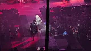 Queen + Adam Lambert Opening set Radio Gaga, Hammer to Fall