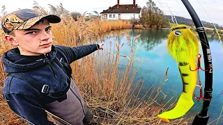 Cet abonné m'invite à pêcher dans des vieilles carrières mystérieuses au fond de son jardin !!!