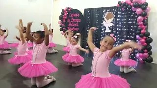 a pequena bailarina 😍😍