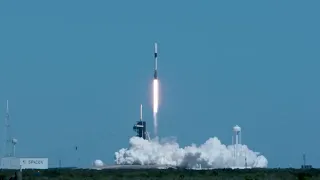 SpaceX запустила першу туристичну місію на МКС