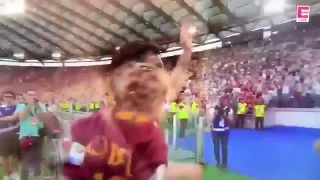 Francesco Totti "King of roma" farewell, What the moment! Only the legends make people cry.