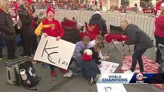 Fans flooding downtown for Chiefs Victory Parade