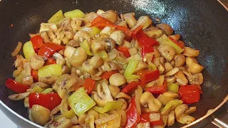 Mushrooms have never been prepared so deliciously before! Mushrooms with pepper and garlic.