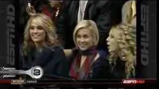 Carrie Underwood, Kellie Pickler, Taylor Swift at hockey