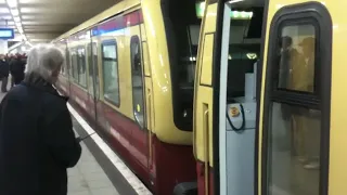 Souverän gelöst! - S-Bahn-Panne im Bahnhof Potsdamer Platz