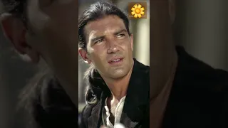 ANTONIO BANDERAS AND SALMA HAYEK CREATED MAGIC IN DESPERADO🍎#elmariachi #antoniobanderas #salmahayek