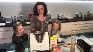 Saftiger Schoko-Früchte-Kuchen mit Verena Clüssreath