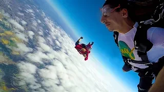 I went Skydiving and it went VERY wrong..