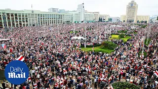 Belarus: Tens of thousands protest President Alexander Lukashenko in Minsk