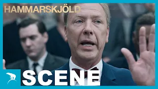 HAMMARSKJÖLD I Første Scene