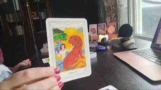 LIVE TAROT READINGS