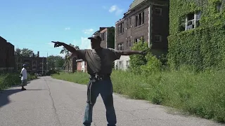 Abandoned Neighborhood in East Cleveland ( Locals warned us to leave)