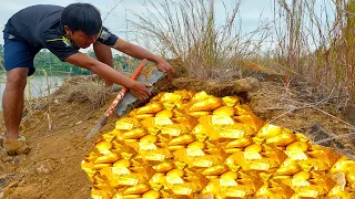 top videos finding gold! a gold miner found a lot of gold under stone on top mountain