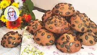 Köstliche Kürbiskernbrötchen - fluffig weich und einfach köstlich! Mit Kürbiskernöl und Hefewasser