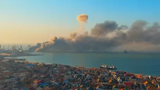 Бердянск, взрыв и пожар БДК Саратов высокое качество