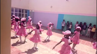 Les majorettes de l'école privée Sokhna Diobé Fall de WAKAM