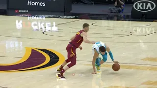 LaMelo Ball has first Shaqtin' moment on NBA debut