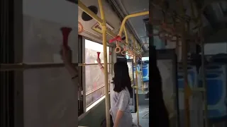 Разбил стекло автобуса с молоком!!!