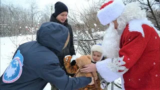 220110 Дети Донбасса получили новогодние подарки от югорчан.