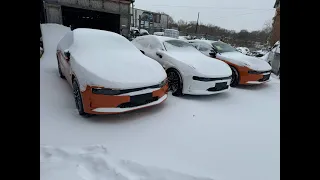 Zeekr 001 зимой. Как быстро очистить авто от снега.