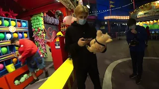 xQc wins a pig at balloons pop IRL