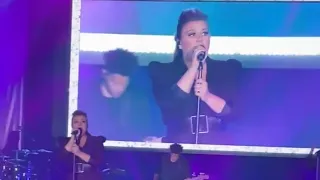 Kelly Clarkson - Since U Been Gone (Walt Disney World Swan and Dolphin Resort 2021)