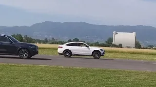 MERCEDES GLC 300 de VS BMW X5 DRAG RACE