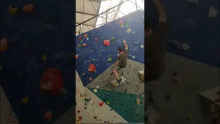 Pink overhang route (Bouldering, CityRock Cape Town)