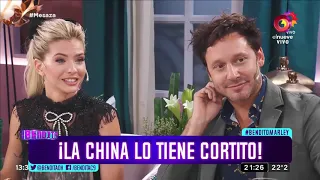 ¡La china lo tiene cortito!