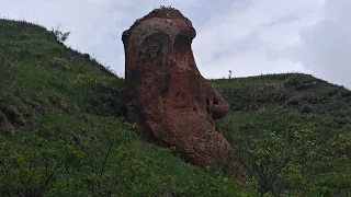 В гОрЫ на ТАНКе! Красные камни в верховьях Ольховки.