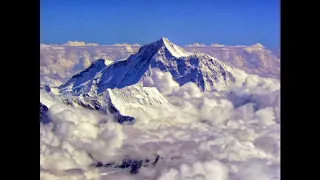 Karl Ess Von Dem Mount Everest - Garagen Larrys (8D Audio)