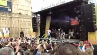 Labrinth in Exeter