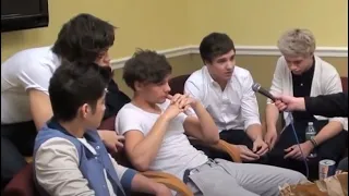 The infamous arm stroke moment [Larry Stylinson]