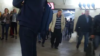 Евгения Рыбакова. Группа "Обними КИТА". Музыка в метро.