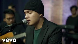 Nyoman Paul - Bernafaslah Sejenak (Official Live Session)