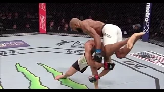 Romero Brutal Flying Knee Knockout Vs Weidman UFC 205