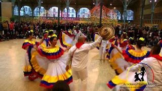 Cumbia au Carreau du Temple Paris. Année France Colombie