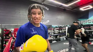 Tank sparring partner Elijah Flores shows off skills on mitts; Canelo vs Crawford who wins?